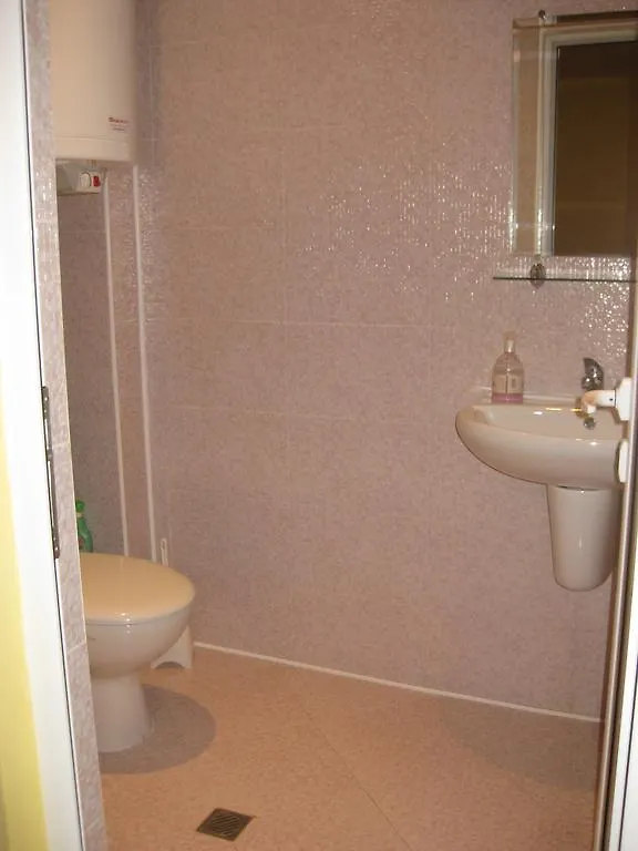 Private Rooms Silvia Varna 0*,